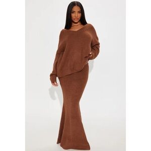 Fashionnova Oversized Sweater Maxi Skirt Set - Size Medium